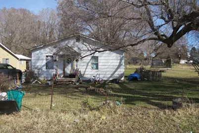 1747 Hope Street, Klamath Falls, OR 97603 - Photo 1