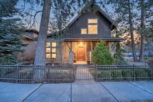 61102 Aspen Rim Ln, Bend, OR 97702 - Photo 2