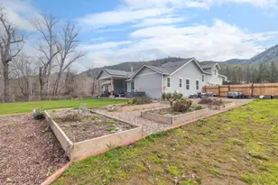 707 Wards Creek Rd, Rogue River, OR 97537 - Photo 18