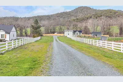 707 Wards Creek Road, Rogue River, OR 97537 - Photo 34