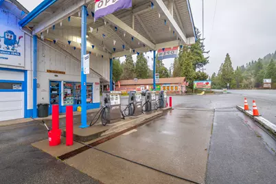 18090 Redwood Highway, Selma, OR 97538 - Photo 22