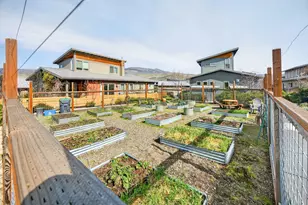 98 Dunn Cir, Ashland, OR 97520 - Photo 22