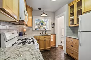 429 NW State St, Bend, OR 97703 - Photo 16