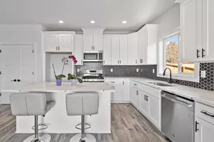 1168 W Ridge Dr, Klamath Falls, OR 97601 - Photo 8