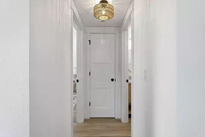 736 NE Oregon Avenue, Grants Pass, OR 97526 - Photo 24