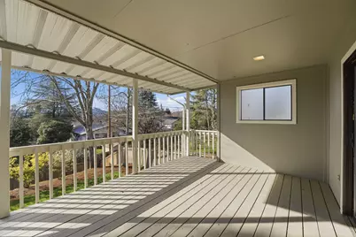 736 NE Oregon Avenue, Grants Pass, OR 97526 - Photo 26