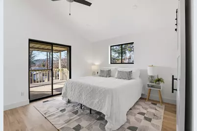 736 NE Oregon Avenue, Grants Pass, OR 97526 - Photo 18