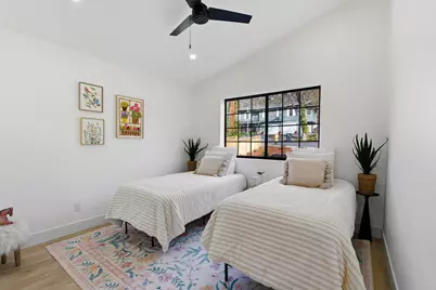 736 NE Oregon Avenue, Grants Pass, OR 97526 - Photo 20