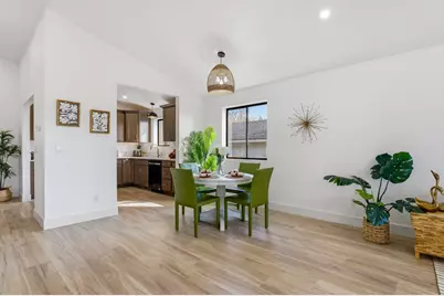 736 NE Oregon Avenue, Grants Pass, OR 97526 - Photo 6