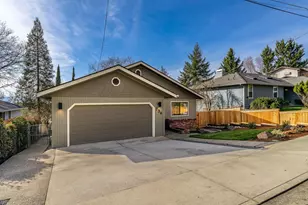 736 NE Oregon Ave, Grants Pass, OR 97526 - Photo 38