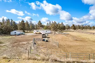 64904 Rimrock Dr, Bend, OR 97703 - Photo 32