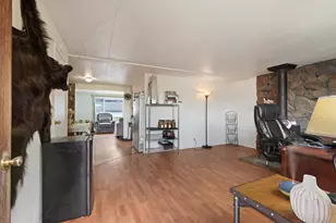64904 Rimrock Dr, Bend, OR 97703 - Photo 10