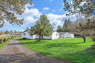 64904 Rimrock Dr, Bend, OR 97703 - Photo 4