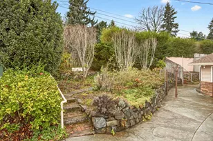 1059 Terra Ave, Ashland, OR 97520 - Photo 2