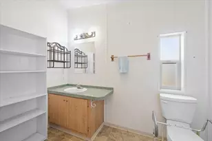 633 E Archwood Dr, Eagle Point, OR 97524 - Photo 14