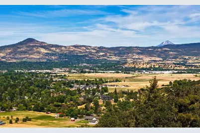 1873 Sundial Drive, Medford, OR 97501 - Photo 26