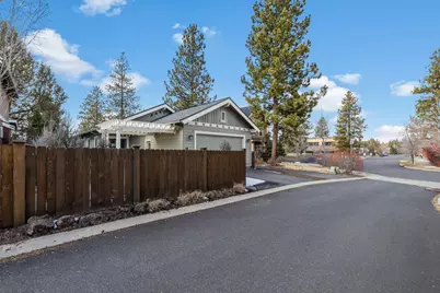 762 NW Mount Washington Drive, Bend, OR 97703 - Photo 44