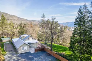 588 NW Scenic Dr, Grants Pass, OR 97526 - Photo 54