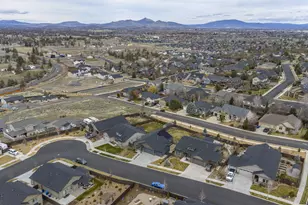 2428 SW 43rd Pl, Redmond, OR 97756 - Photo 42