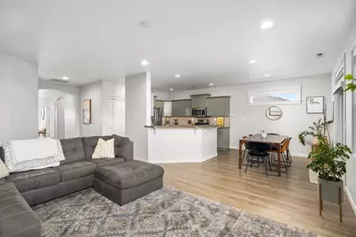 2428 SW 43rd Place, Redmond, OR 97756 - Photo 8