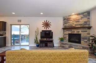 60956 Miles Ct, Bend, OR 97702 - Photo 12