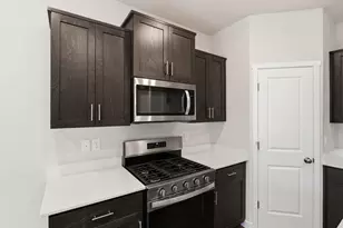 21225 SE Pelee Dr, Bend, OR 97702 - Photo 12