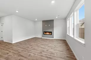 21225 SE Pelee Dr, Bend, OR 97702 - Photo 2