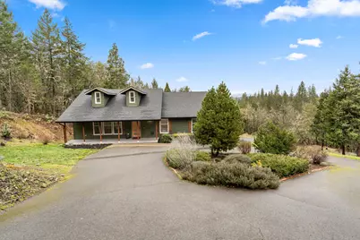 170 Pine Ridge Drive, Grants Pass, OR 97527 - Photo 2