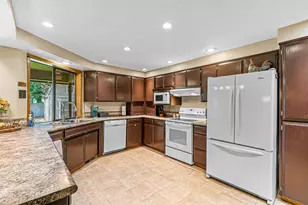 1869 Canyon Ave, Medford, OR 97504 - Photo 8