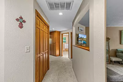 1869 Canyon Avenue, Medford, OR 97504 - Photo 14