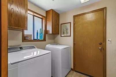 1869 Canyon Avenue, Medford, OR 97504 - Photo 28