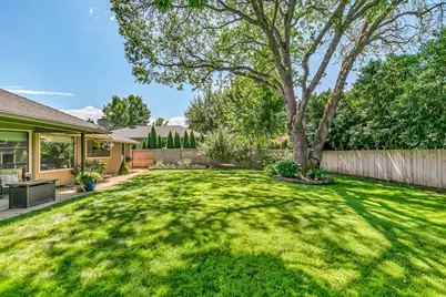 1869 Canyon Avenue, Medford, OR 97504 - Photo 2