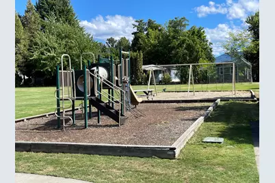 720 Hedy Jayne, Medford, OR 97501 - Photo 28