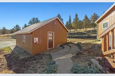 17550 S Poe Valley Road, Klamath Falls, OR 97603 - Photo 46