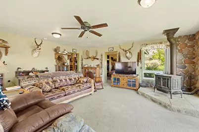 10403 Matney Way, Klamath Falls, OR 97603 - Photo 28