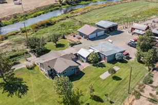 10403 Matney Way, Klamath Falls, OR 97603 - Photo 4