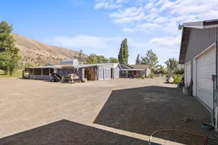 10403 Matney Way, Klamath Falls, OR 97603 - Photo 14