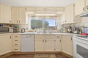 10403 Matney Way, Klamath Falls, OR 97603 - Photo 36
