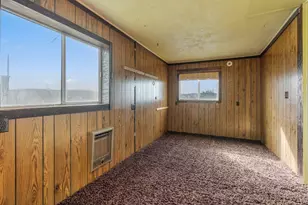 2748 NE Loucks Rd, Madras, OR 97741 - Photo 16