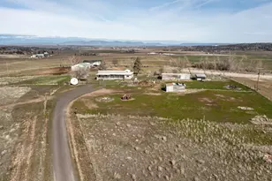 2748 NE Loucks Rd, Madras, OR 97741 - Photo 26