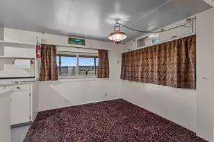 2748 NE Loucks Rd, Madras, OR 97741 - Photo 10