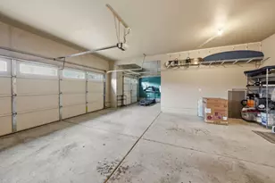 63264 NW Rossby St, Bend, OR 97703 - Photo 18