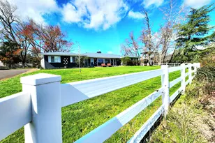 120 Hammel Rd, Eagle Point, OR 97524 - Photo 1
