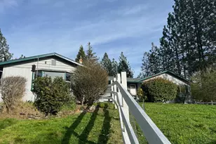 1284 Jaynes Dr, Grants Pass, OR 97527 - Photo 16