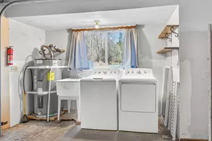 423 Fielder Ln, Grants Pass, OR 97526 - Photo 48