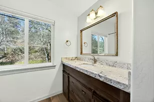 423 Fielder Ln, Grants Pass, OR 97526 - Photo 40