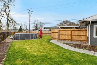 140 N 8th Street, Central Point, OR 97502 - Photo 24