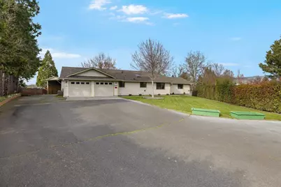 1422 Wineteer Lane, Grants Pass, OR 97527 - Photo 2