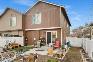 2228 SW 23rd St, Redmond, OR 97756 - Photo 24