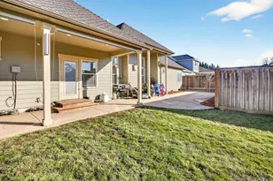 1617 Tennessee Ln, Central Point, OR 97502 - Photo 32